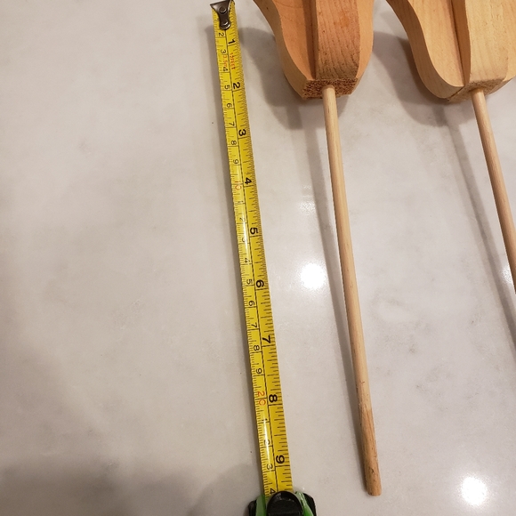 7 wooden tulips and wooden bucket with 9 acrylic 2 fl oz colours - Picture 6 of 9